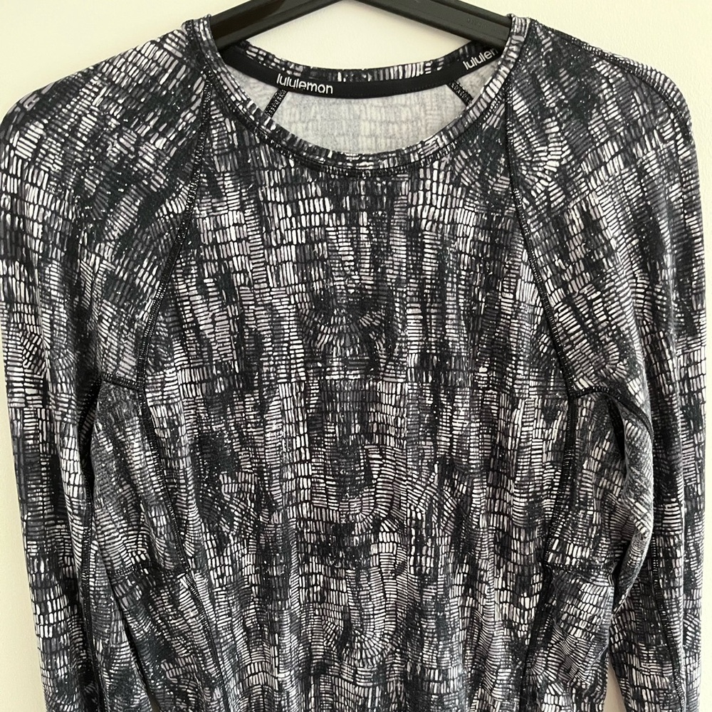 lululemon athletica Black and White Long Sleeve Top